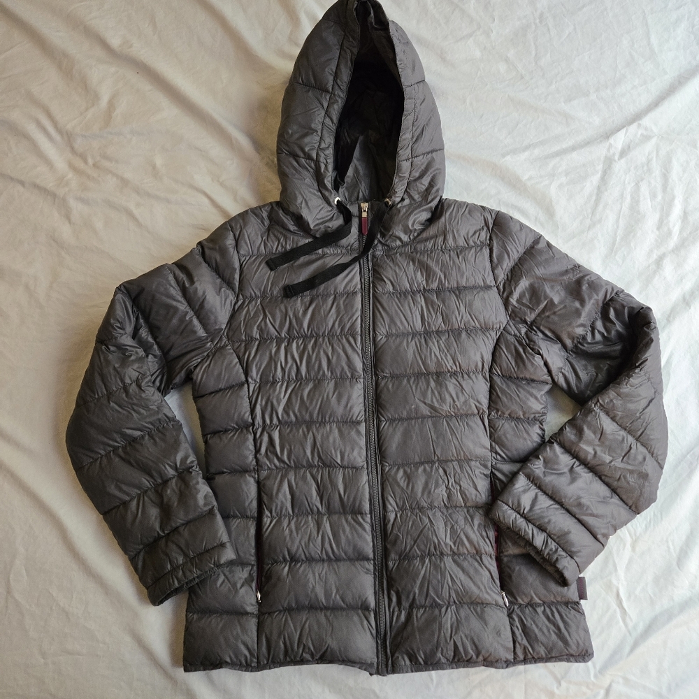 Calvin Klein grey EUC packable light premium down jacket with hood sz M
